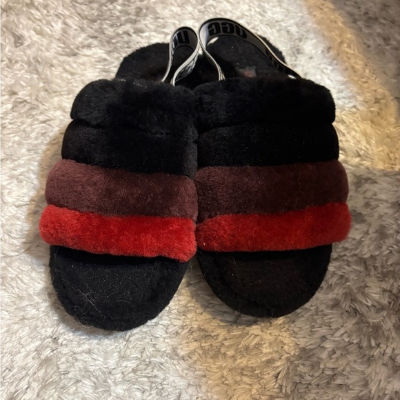 UGG Women's Black and Red Slippers Size 8 - Picture 2 of 7